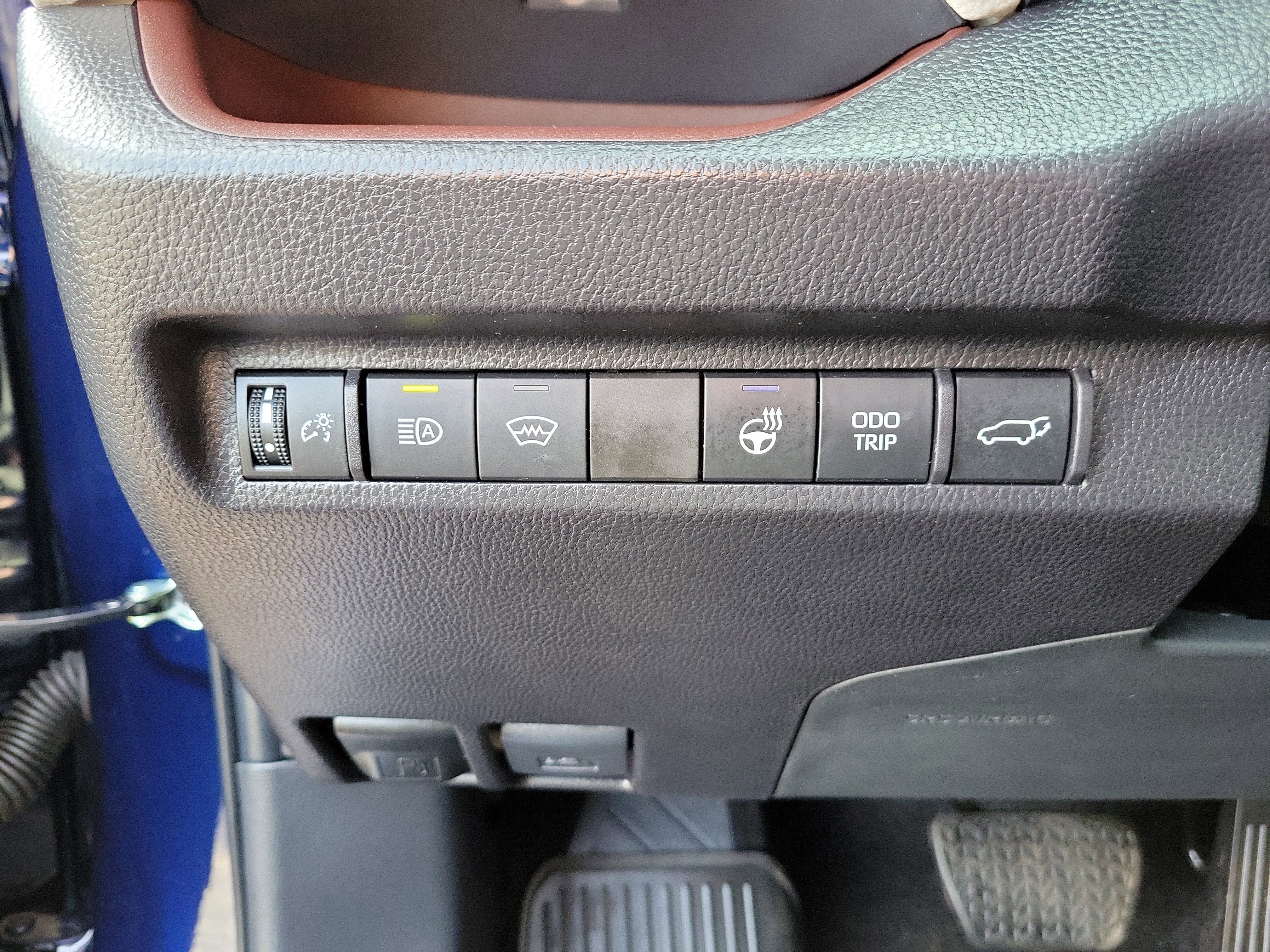 Used 2025 Toyota RAV4 Limited w/ Weather Package image 20