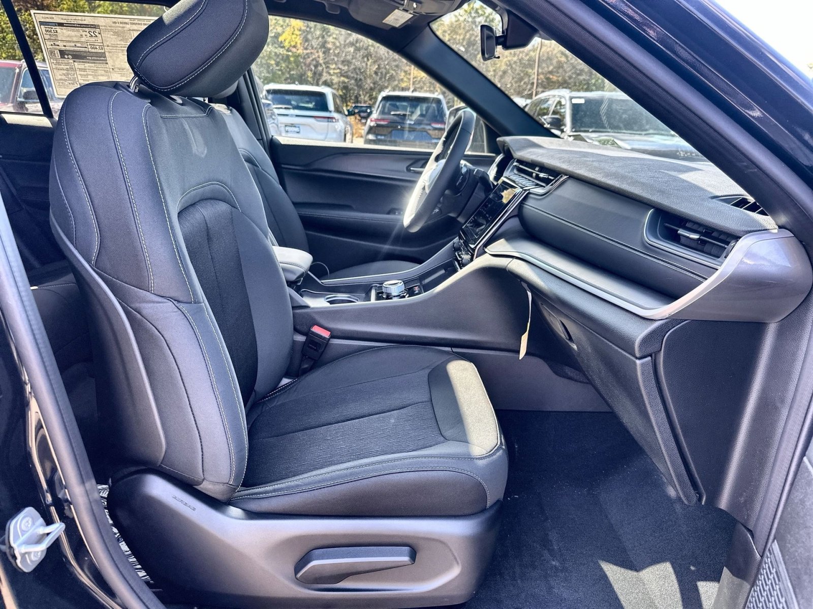 New 2025 Jeep Grand Cherokee Laredo X w/ Luxury Tech Group I image 26