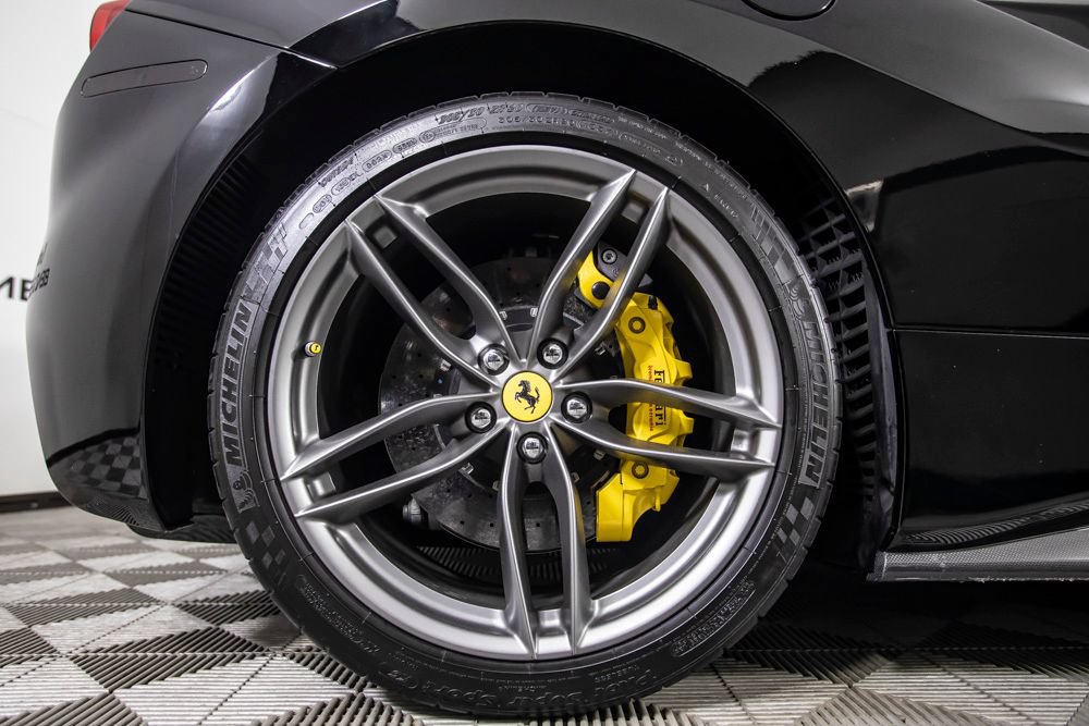 Used 2017 Ferrari 488 GTB RWD image 27