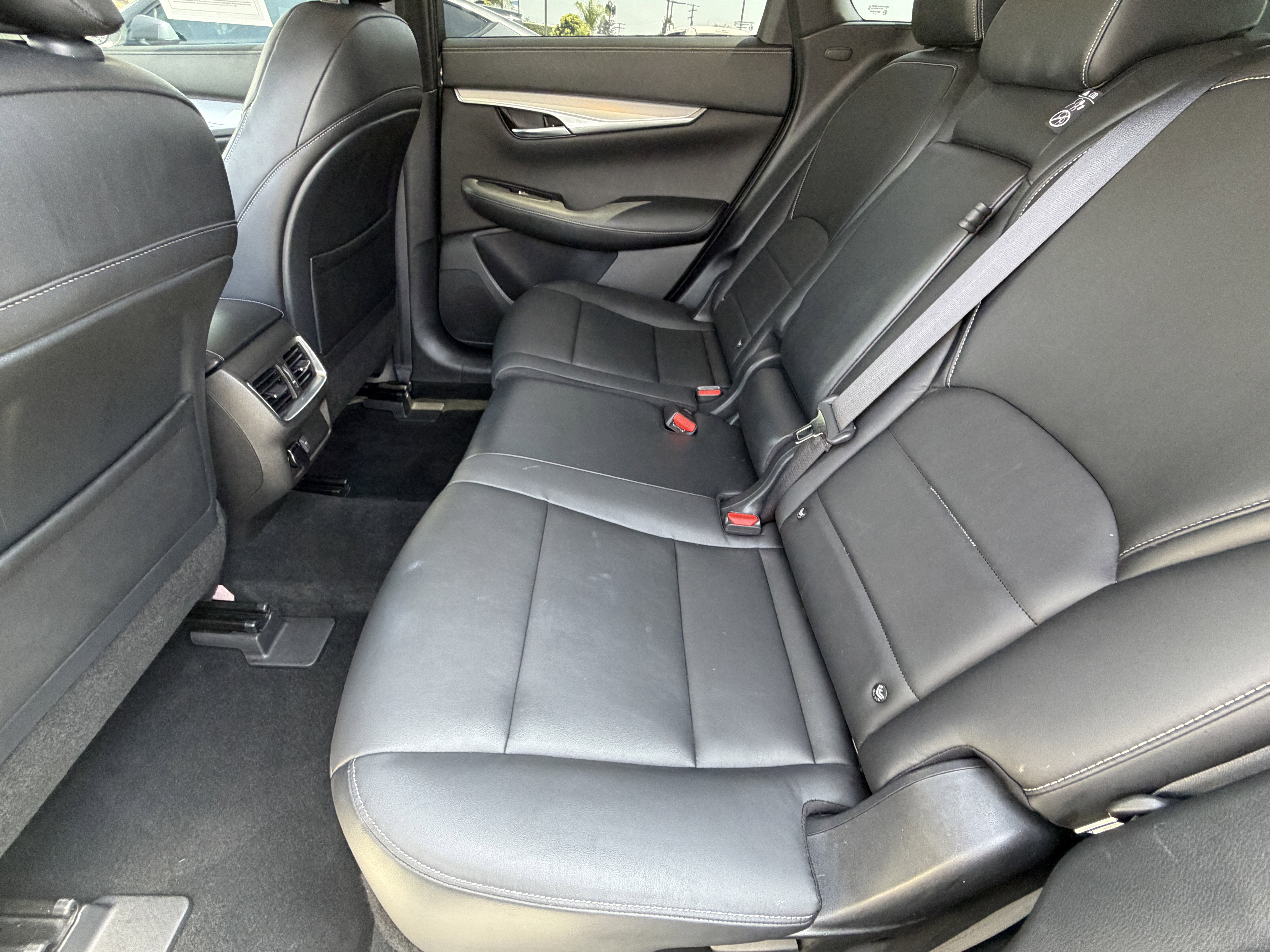 Used 2019 INFINITI QX50 Luxe w/ Navigation Package FWD image 28