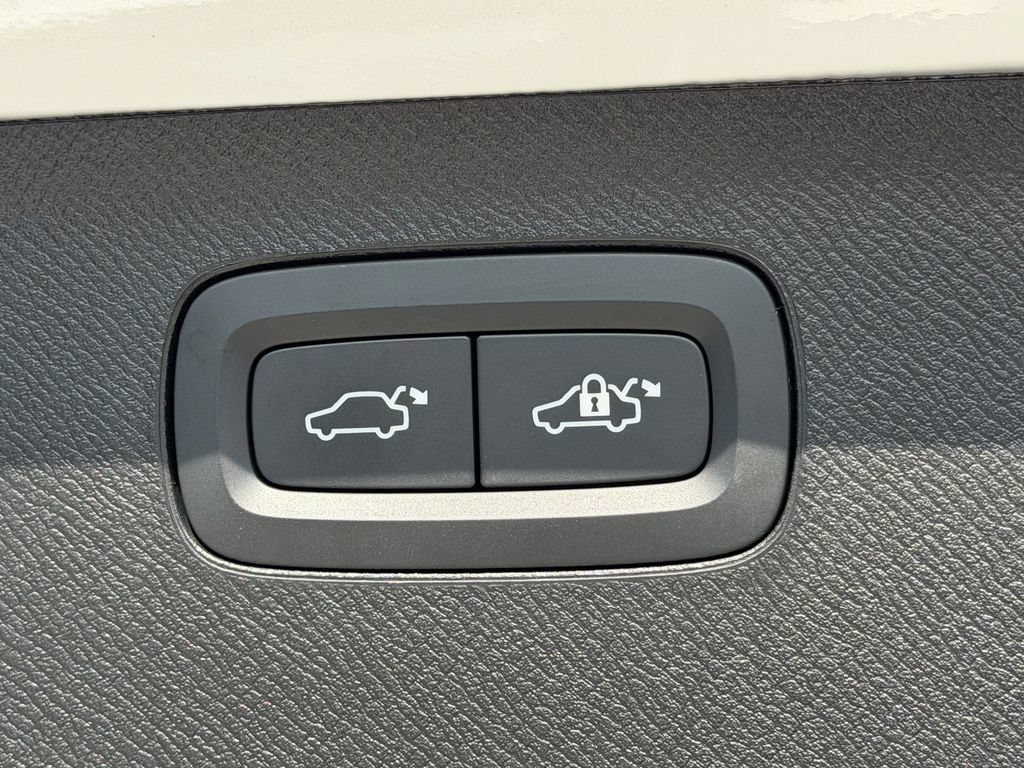 New 2026 Volvo XC90 B6 Ultra AWD/4WD image 15