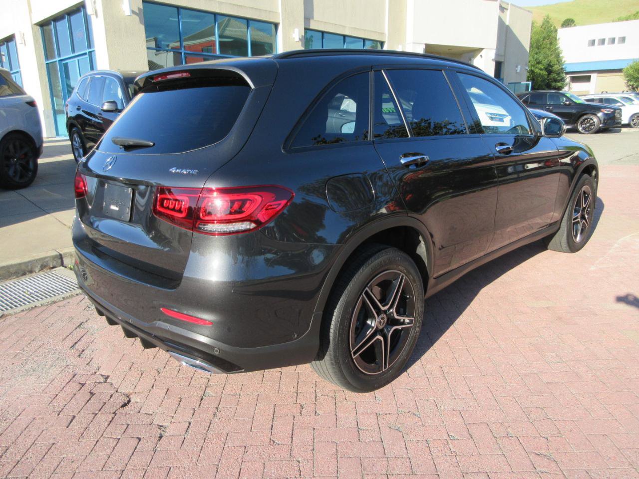 Used 2022 Mercedes-Benz GLC 300 4MATIC image 2