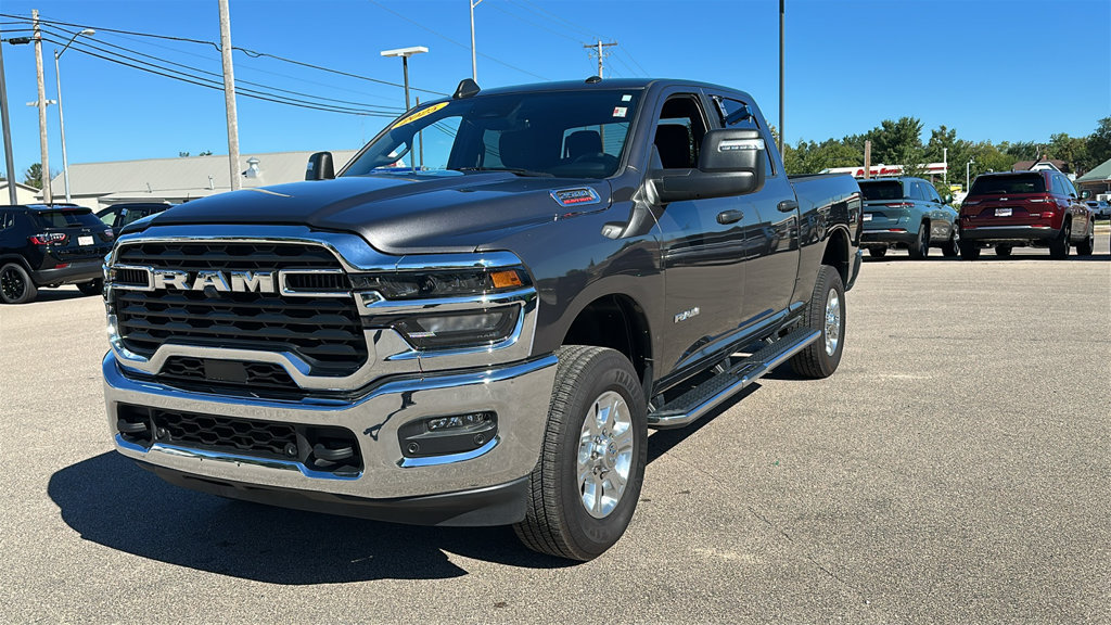 Used 2025 RAM 2500 Big Horn AWD/4WD image 3