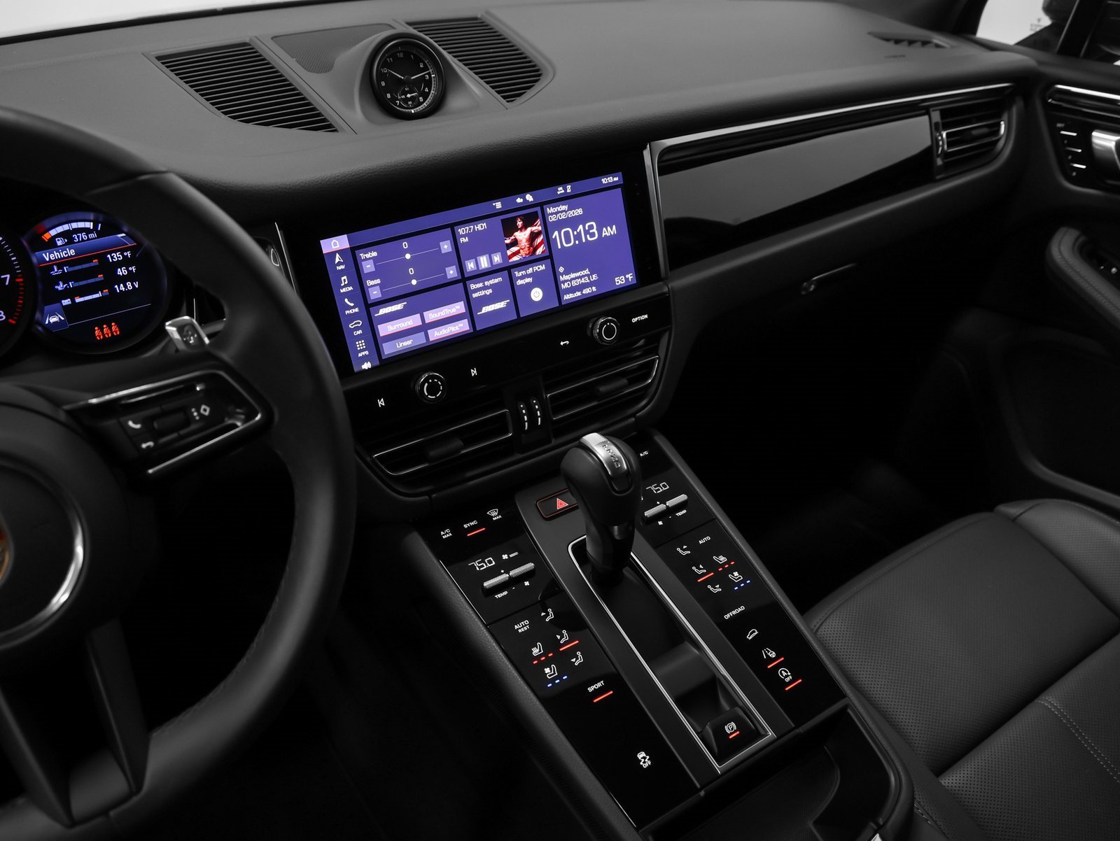 Used 2025 Porsche Macan image 32