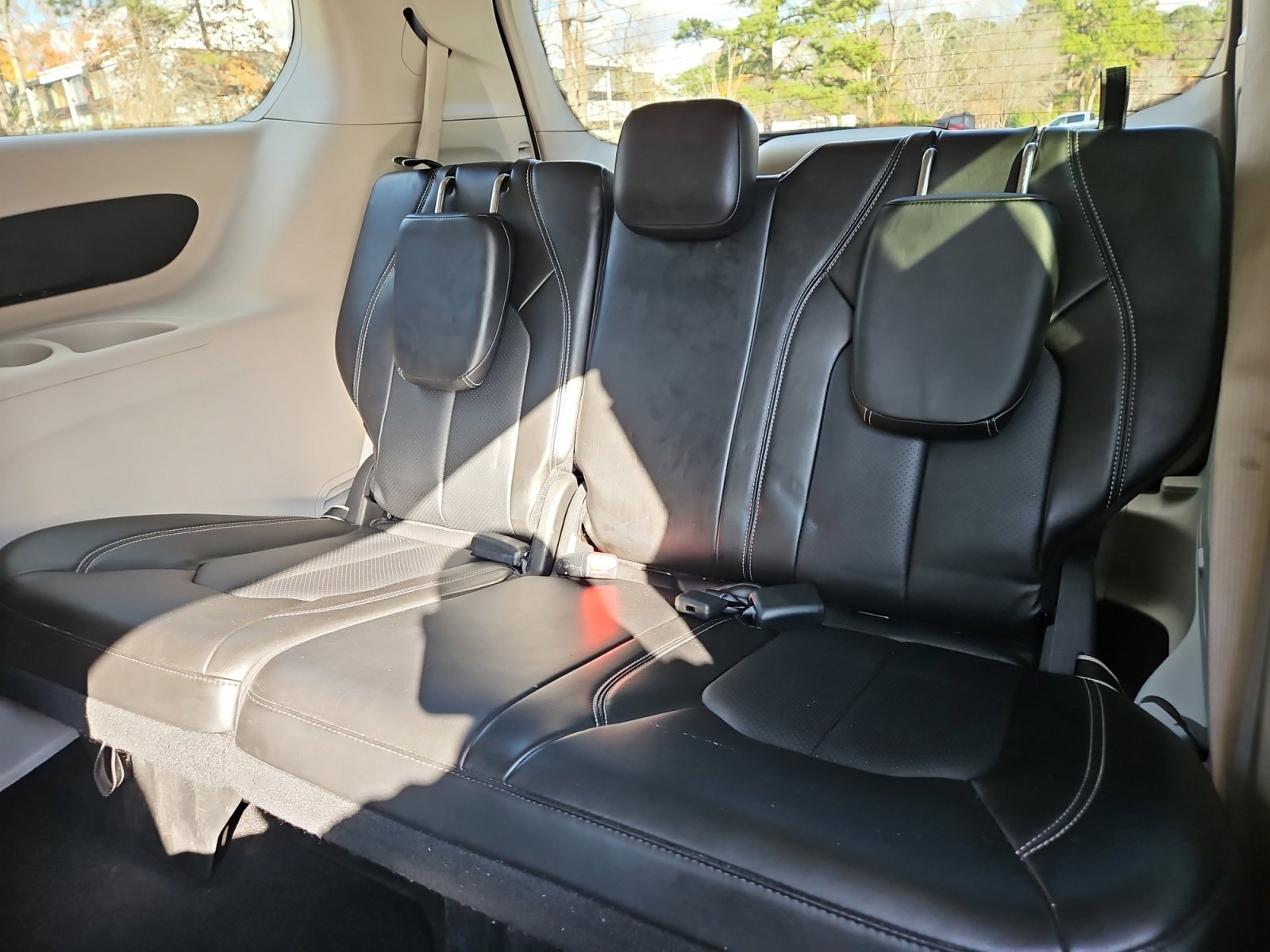 Used 2024 Chrysler Pacifica Select image 20