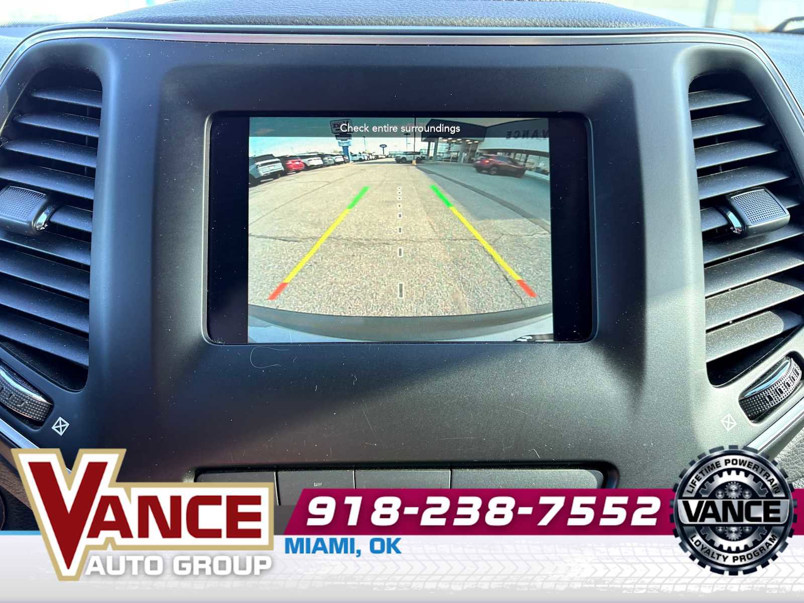 Used 2019 Jeep Cherokee Latitude Plus AWD/4WD image 27