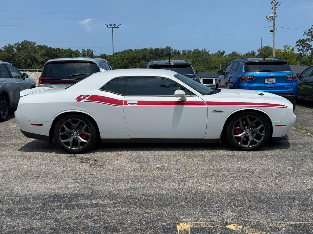 Used 2015 Dodge Challenger R/T Plus RWD image 2