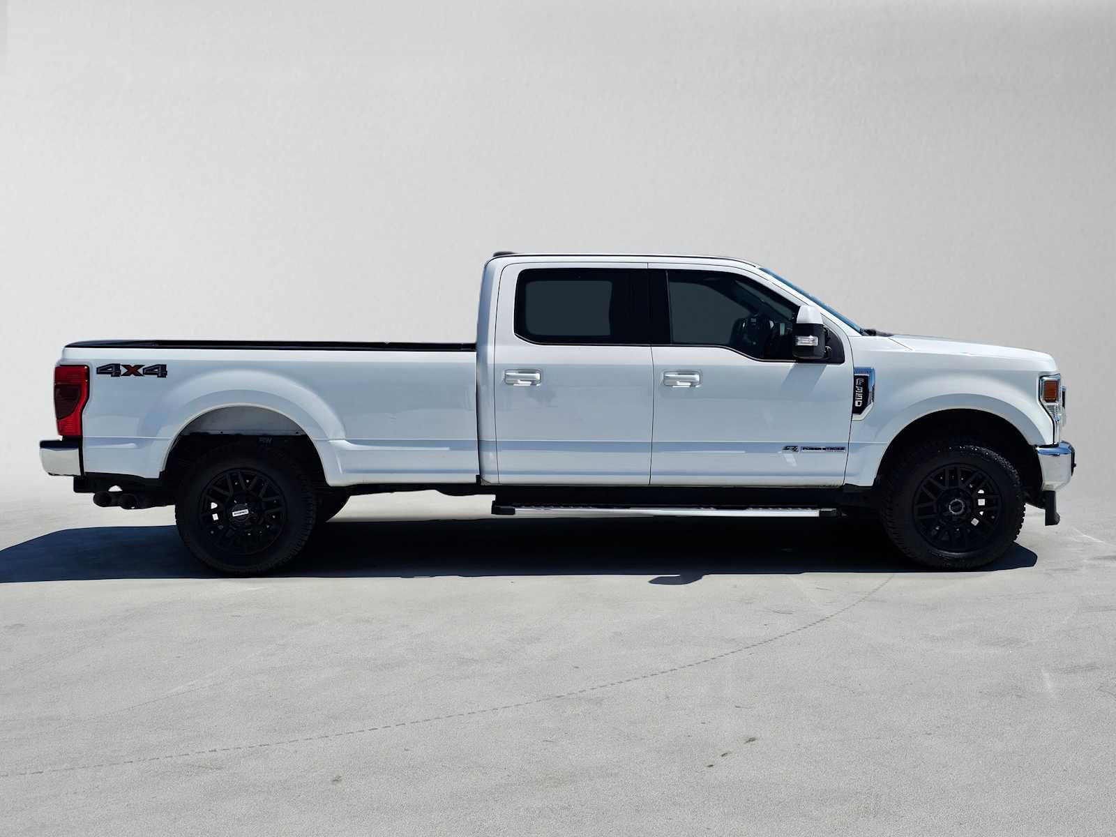 Used 2022 Ford F350 Lariat AWD/4WD image 2