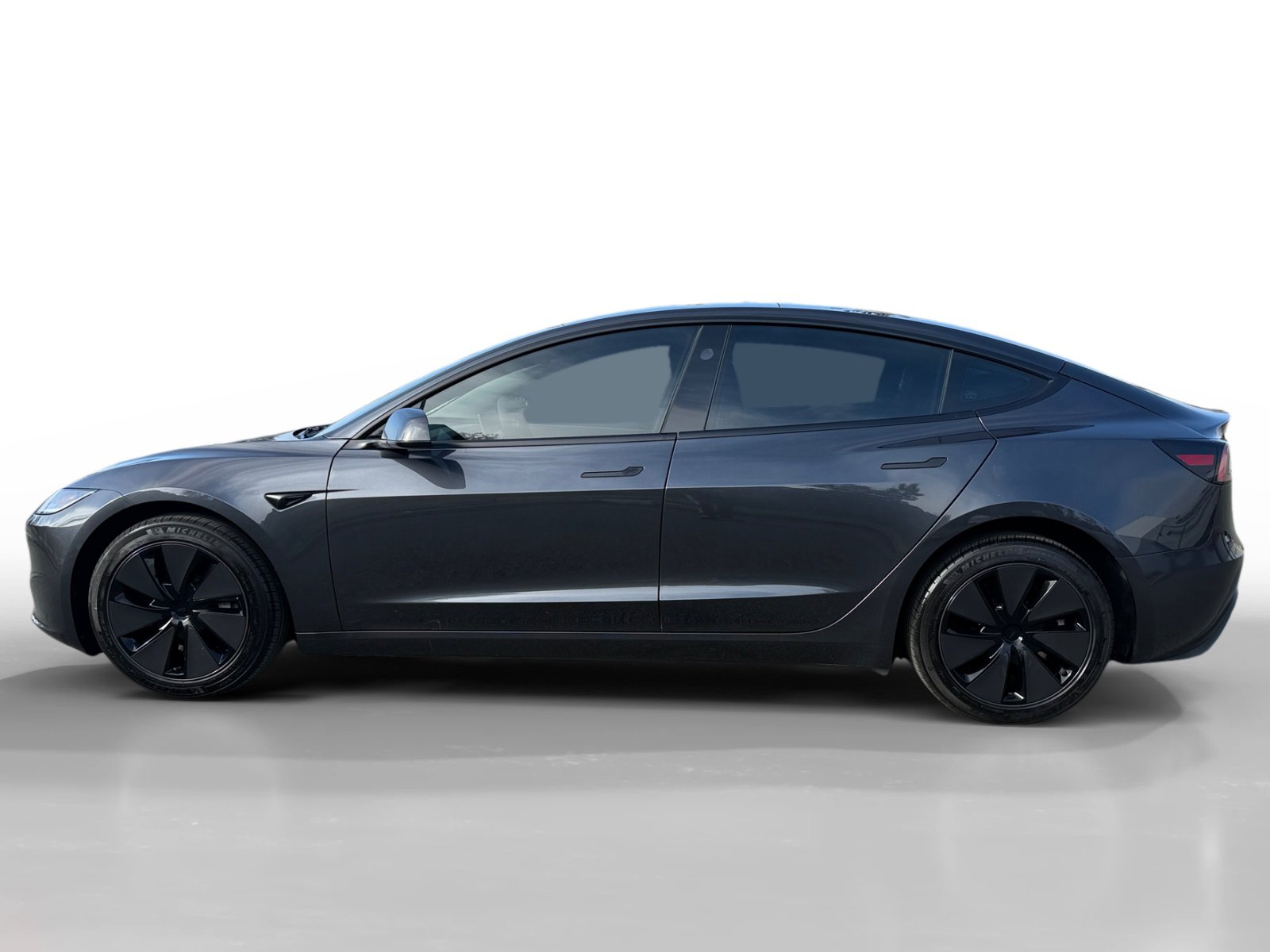 Used 2024 Tesla Model 3 Standard Range image 2