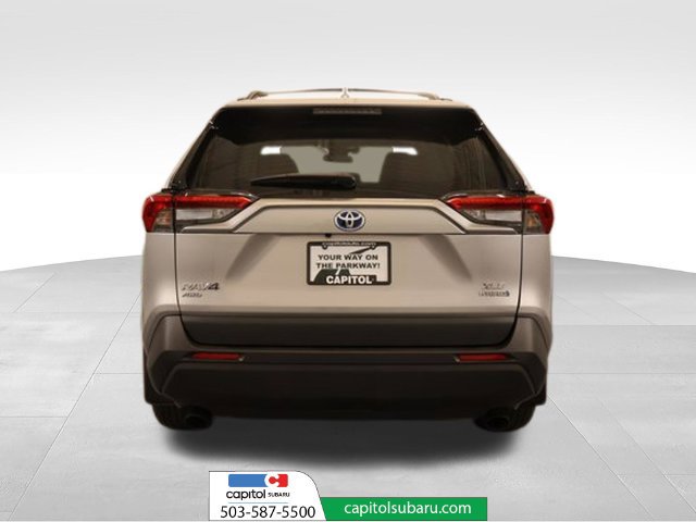 Used 2022 Toyota RAV4 XLE Premium AWD/4WD image 4