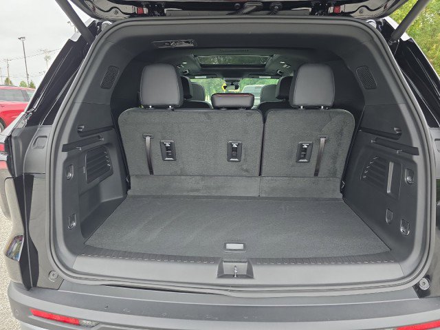 New 2026 Chevrolet Traverse Z71 w/ Driver Confidence Package image 12