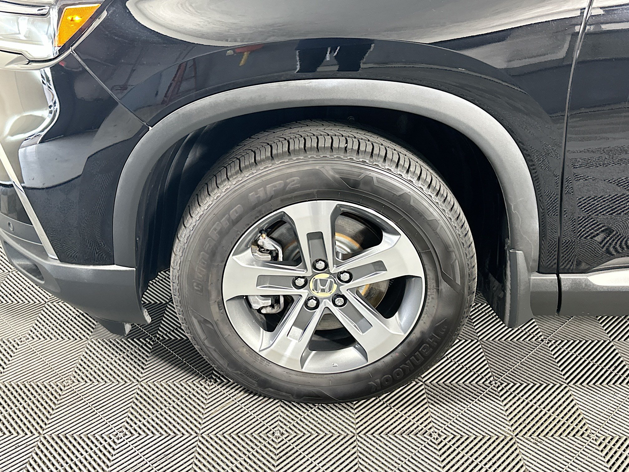 Used 2025 Honda Pilot EX-L image 11