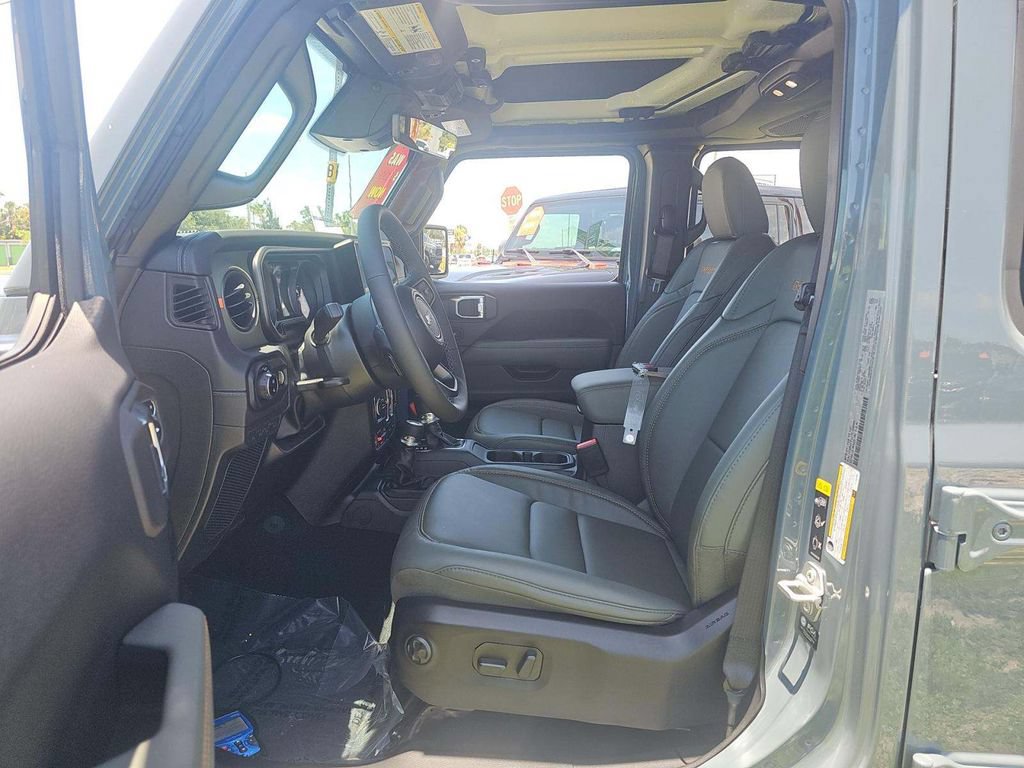 Used 2026 Jeep Gladiator Mojave AWD/4WD image 11