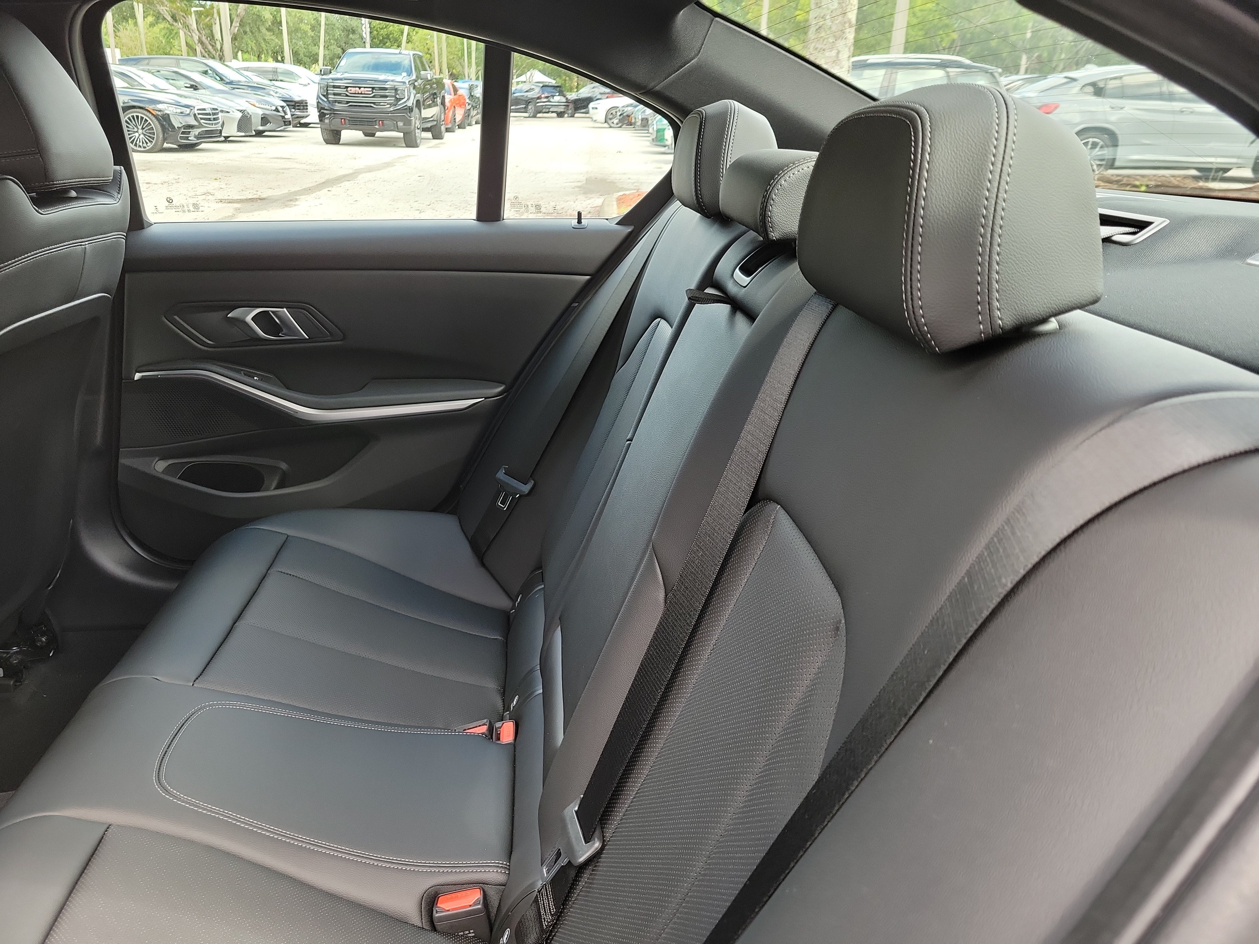 New 2026 BMW 330i Sedan w/ Premium Package RWD image 7