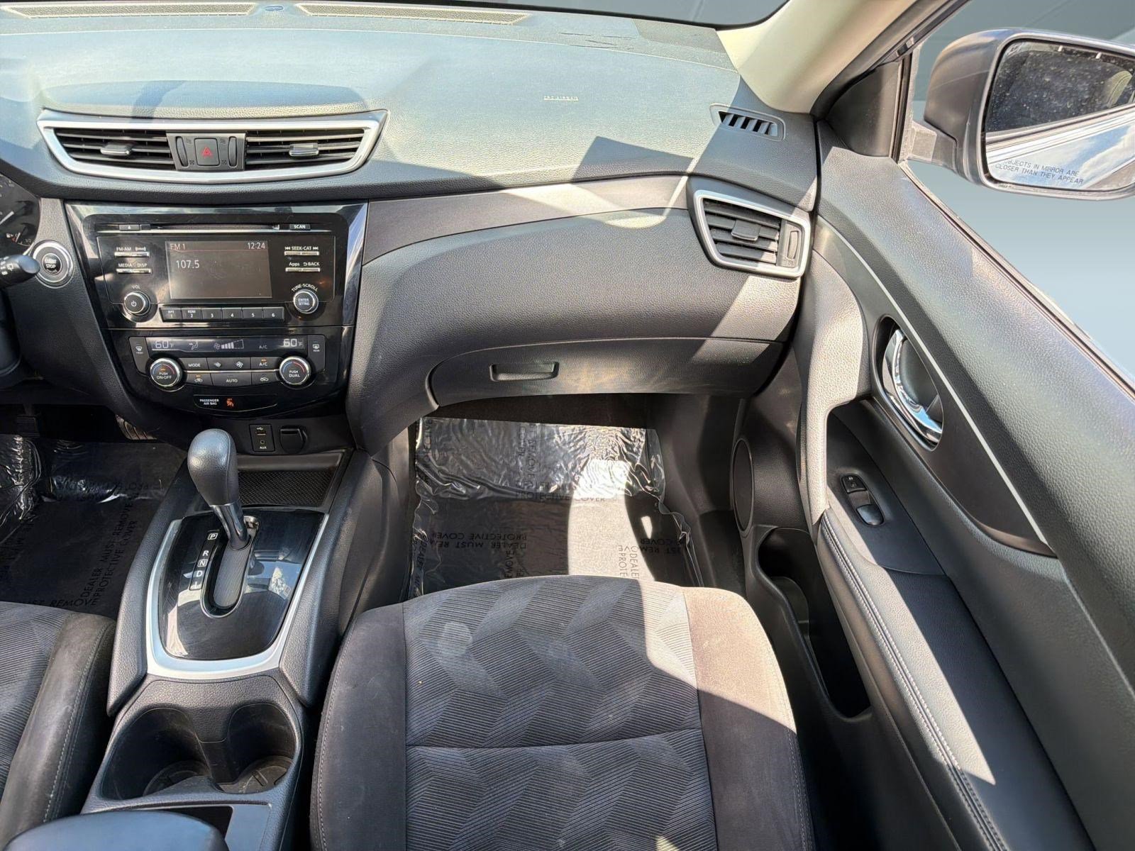 Used 2015 Nissan Rogue SV image 27