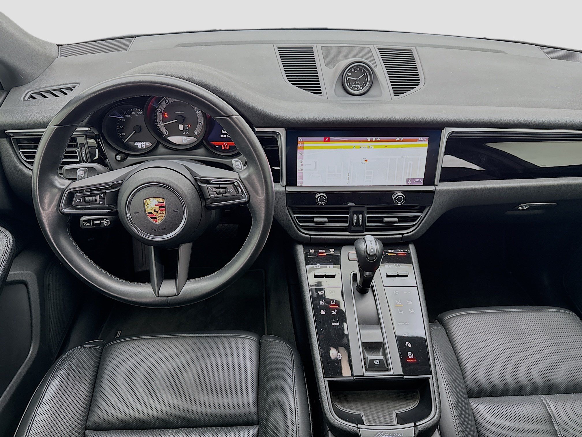 Used 2023 Porsche Macan AWD/4WD image 15