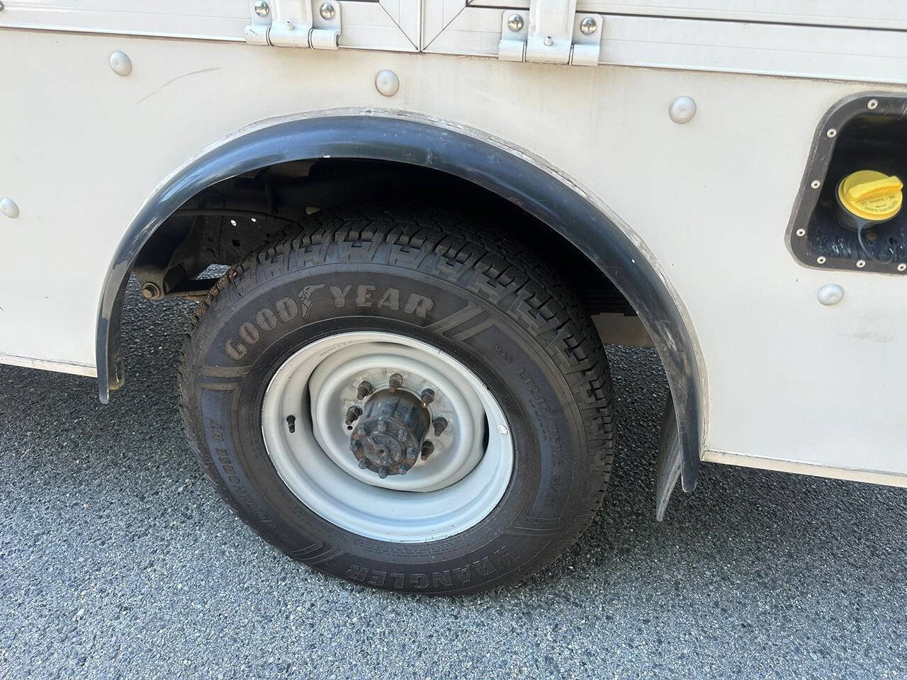 Used 2016 Ford E-350 and Econoline 350 Super Duty w/ Power Windows & Locks Group image 8