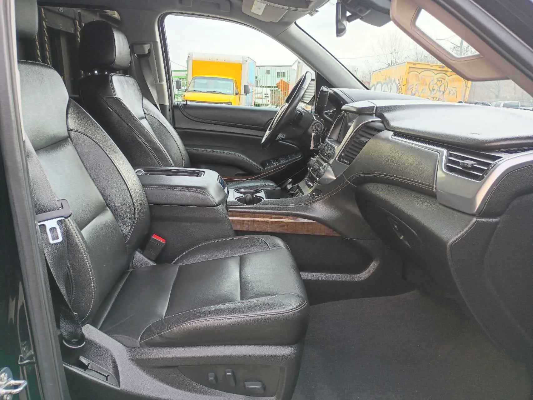 Used 2020 Chevrolet Suburban LT image 15