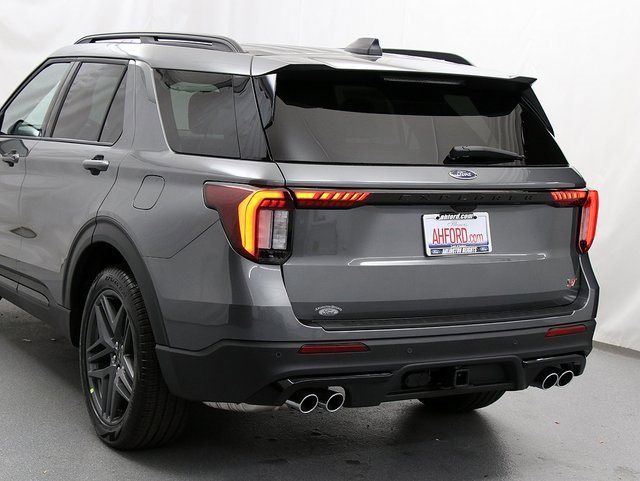 New 2026 Ford Explorer ST image 7