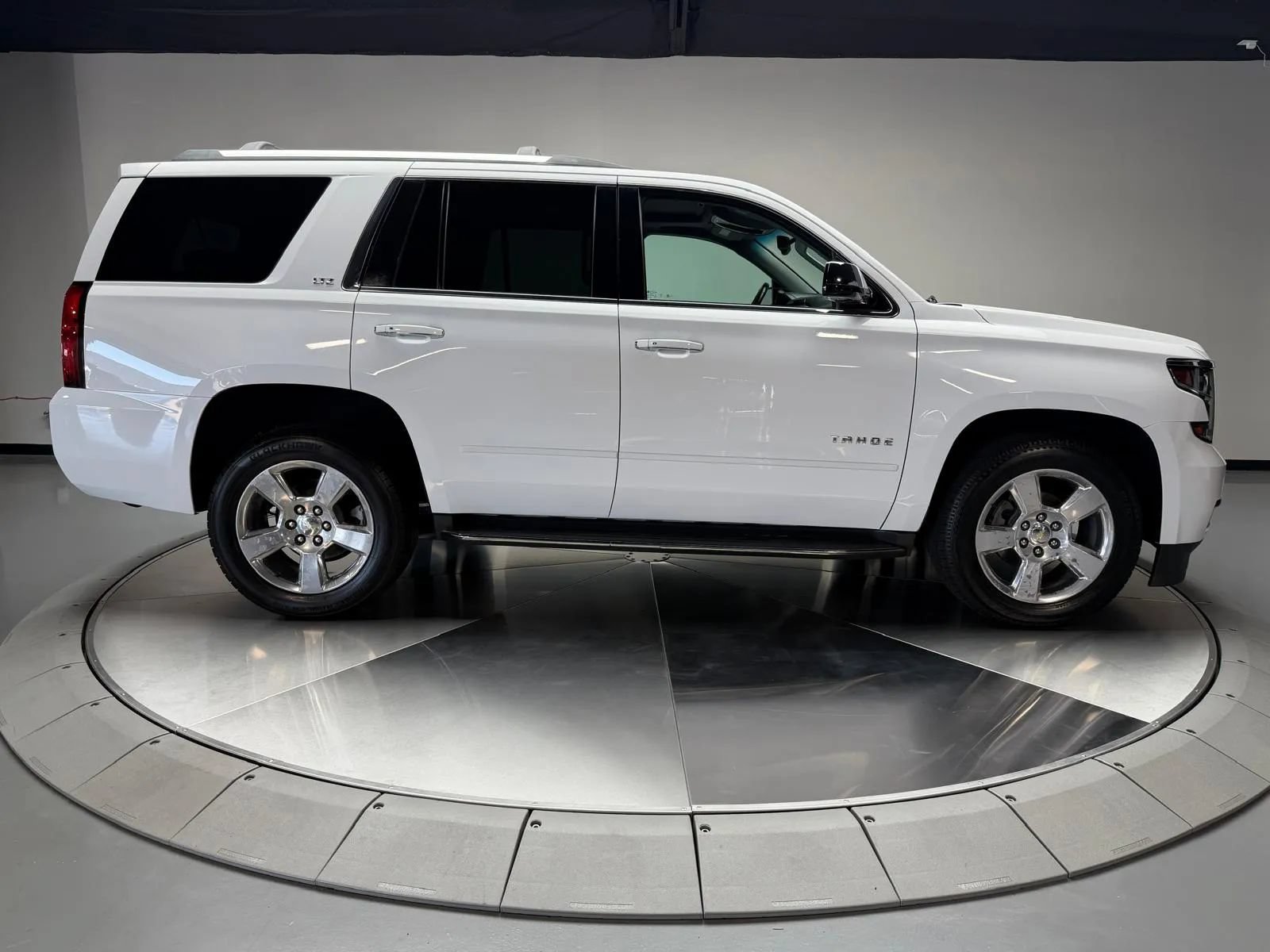 Used 2016 Chevrolet Tahoe LTZ RWD image 6