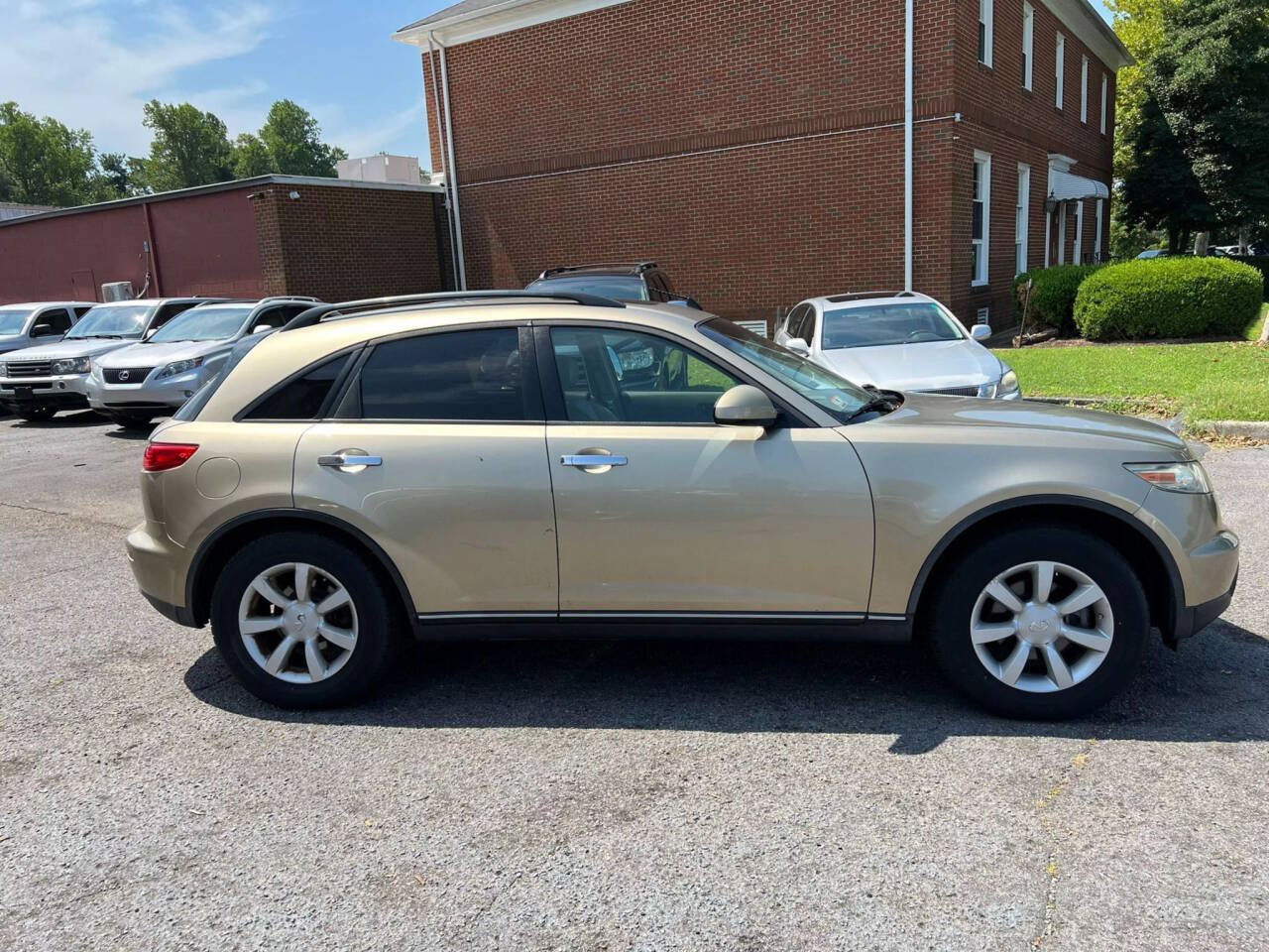 Used 2005 INFINITI FX35 AWD image 6