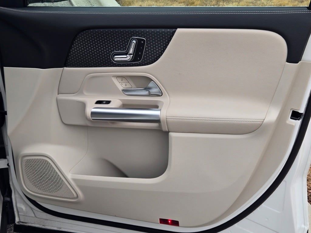 Used 2025 Mercedes-Benz GLA 250 4MATIC image 33