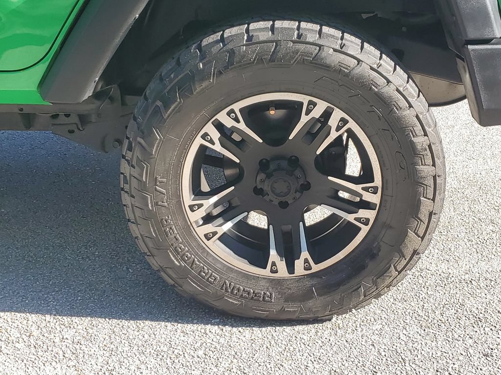 Used 2015 Jeep Wrangler Unlimited Sport w/ Connectivity Group AWD/4WD image 11