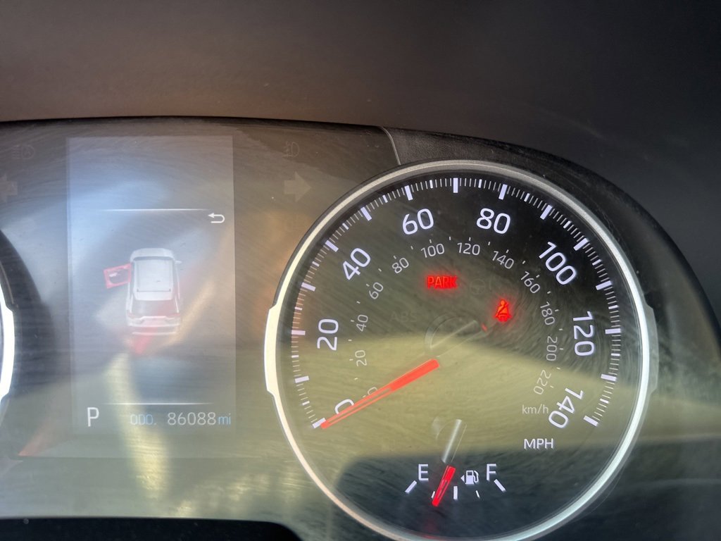 Used 2021 Toyota RAV4 LE image 11