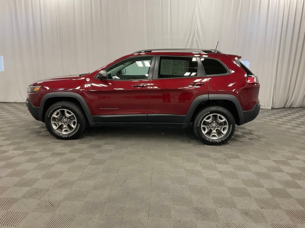 Used 2019 Jeep Cherokee Trailhawk w/ Cold Weather Group AWD/4WD image 15
