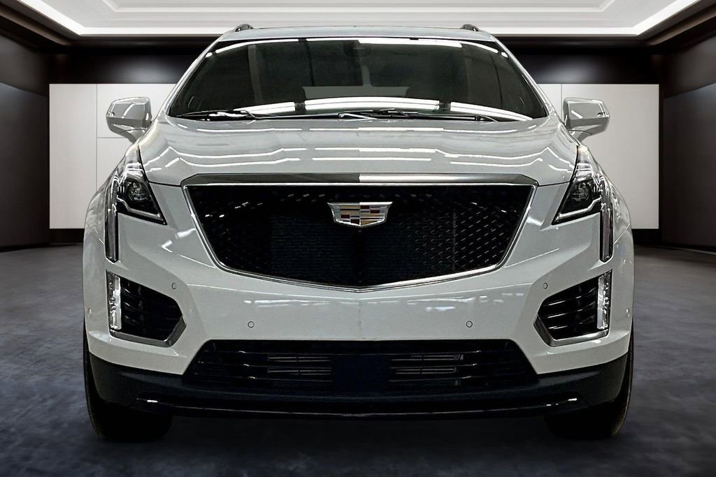 Certified 2025 Cadillac XT5 Sportv w/ Technology Package image 2