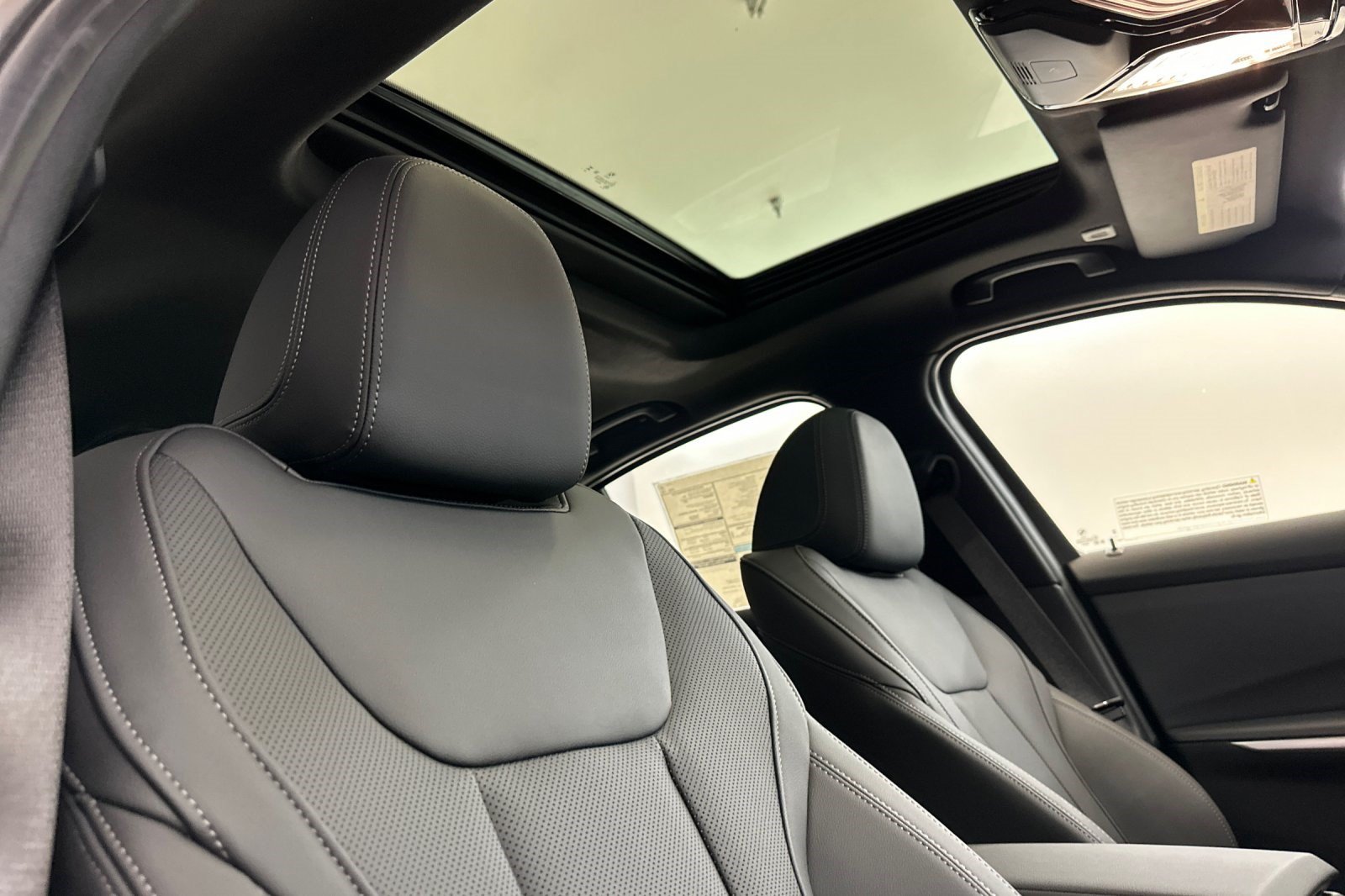 New 2026 BMW 330i Sedan w/ M Sport Package RWD image 24