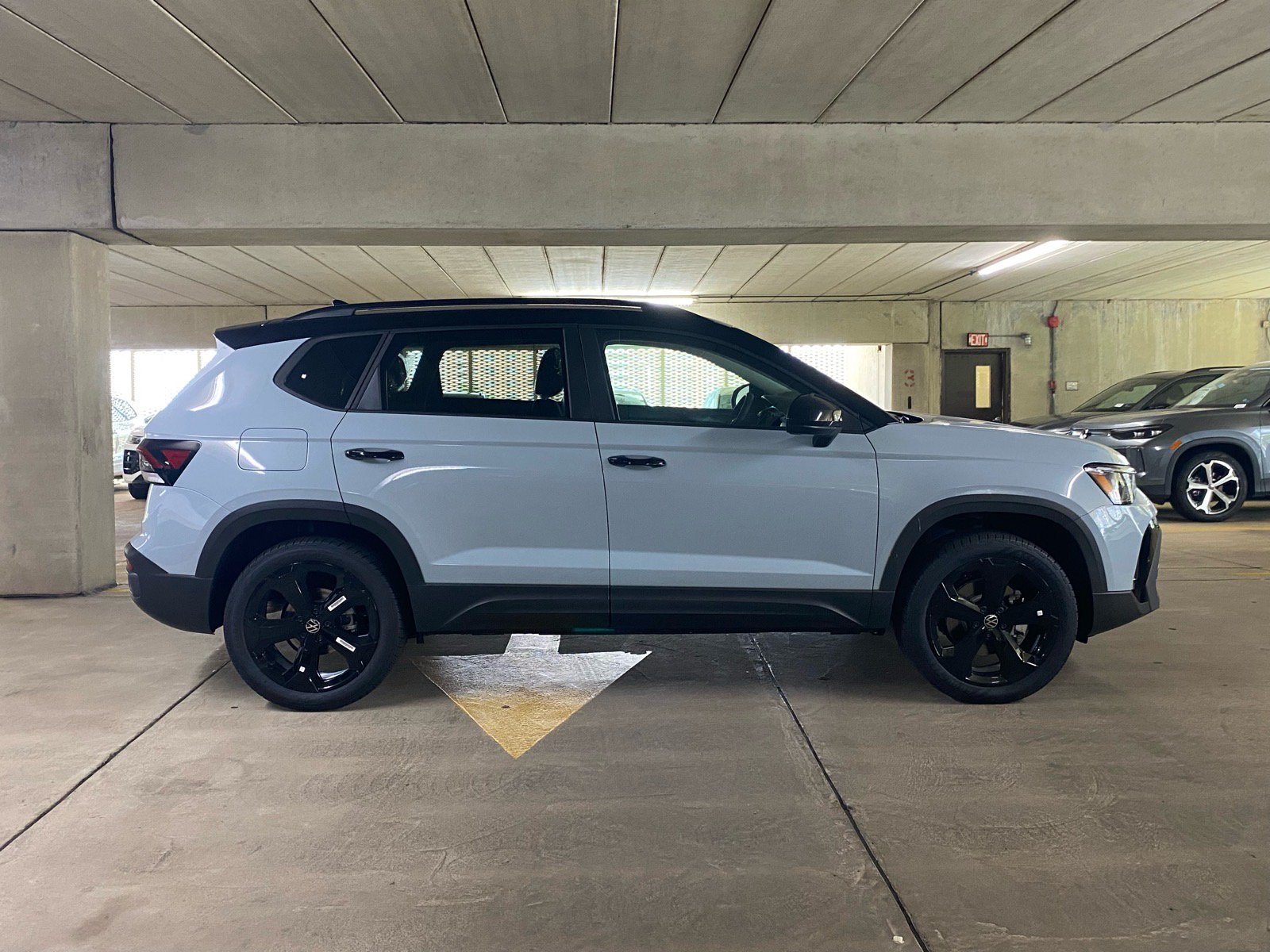 New 2026 Volkswagen Taos SE AWD/4WD image 2