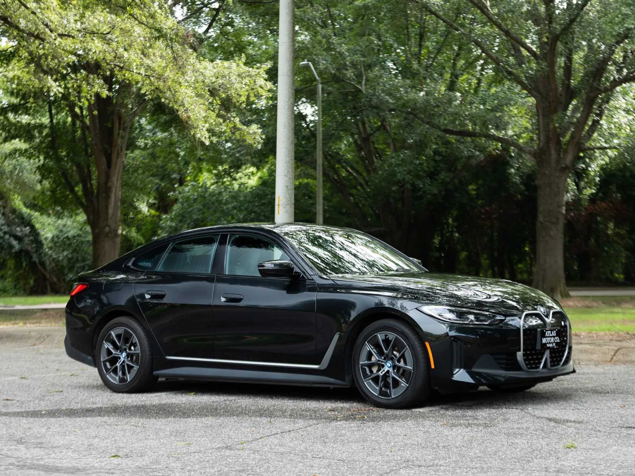 Used 2023 BMW i4 eDrive40 w/ Premium Package RWD image 6