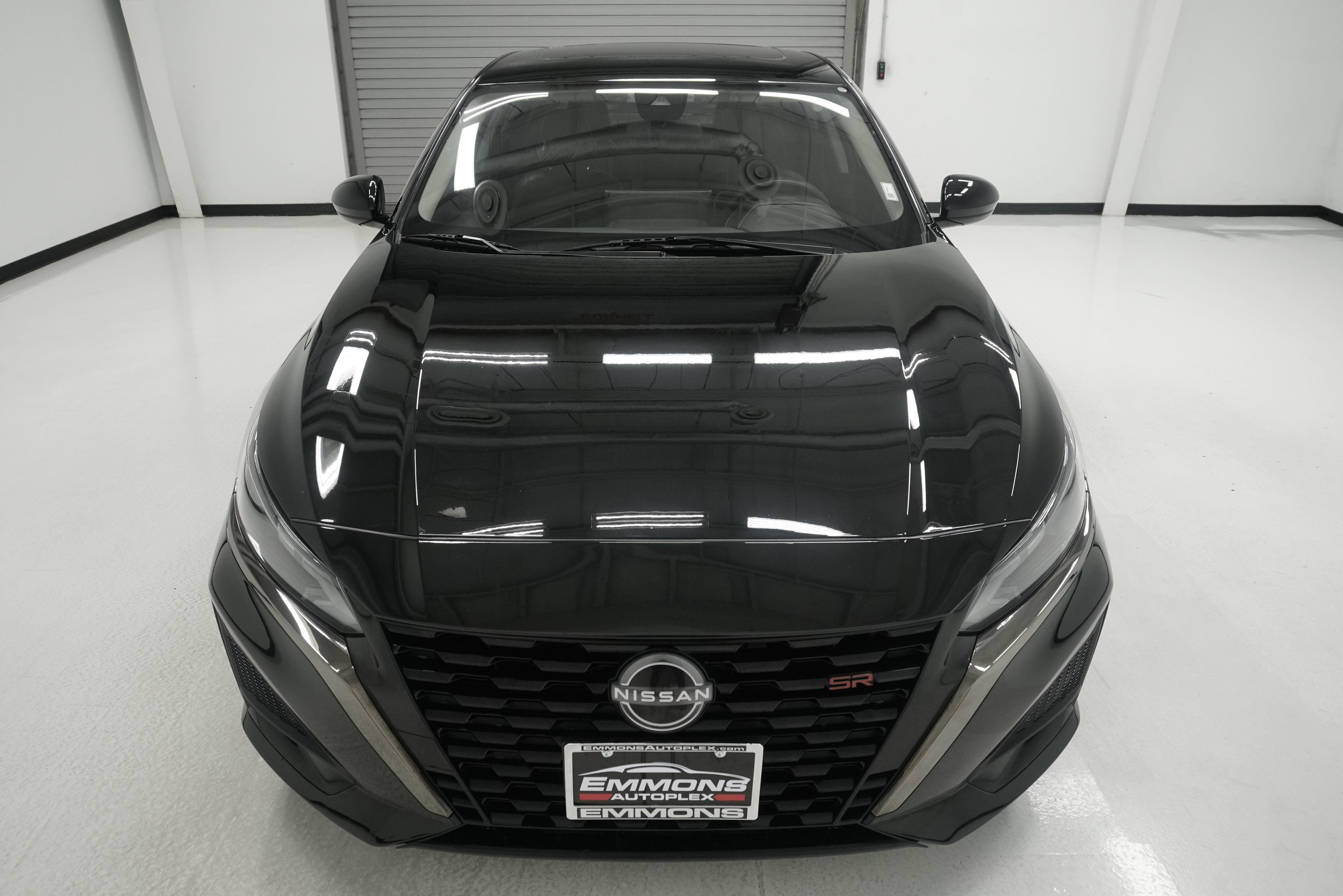 Used 2023 Nissan Altima 2.5 SR w/ SR Premium Package FWD image 2