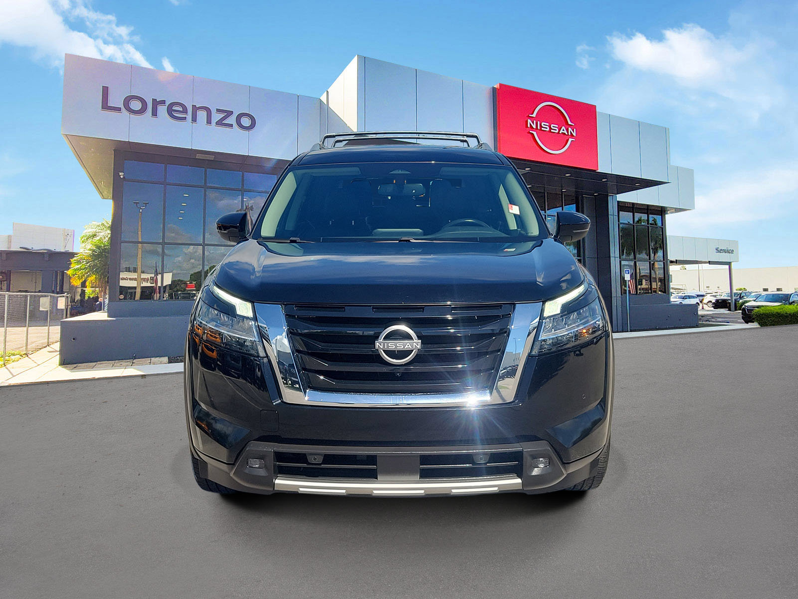Used 2022 Nissan Pathfinder SL FWD image 2