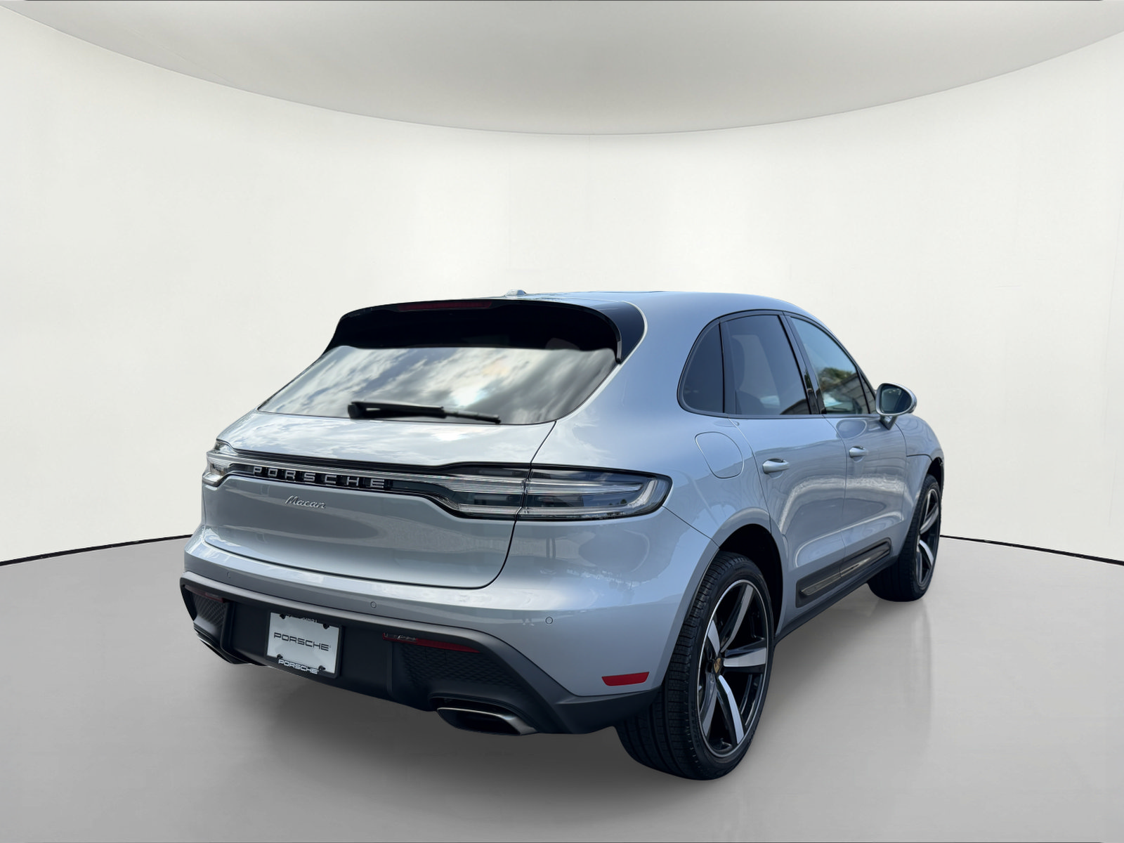 New 2026 Porsche Macan AWD/4WD image 6