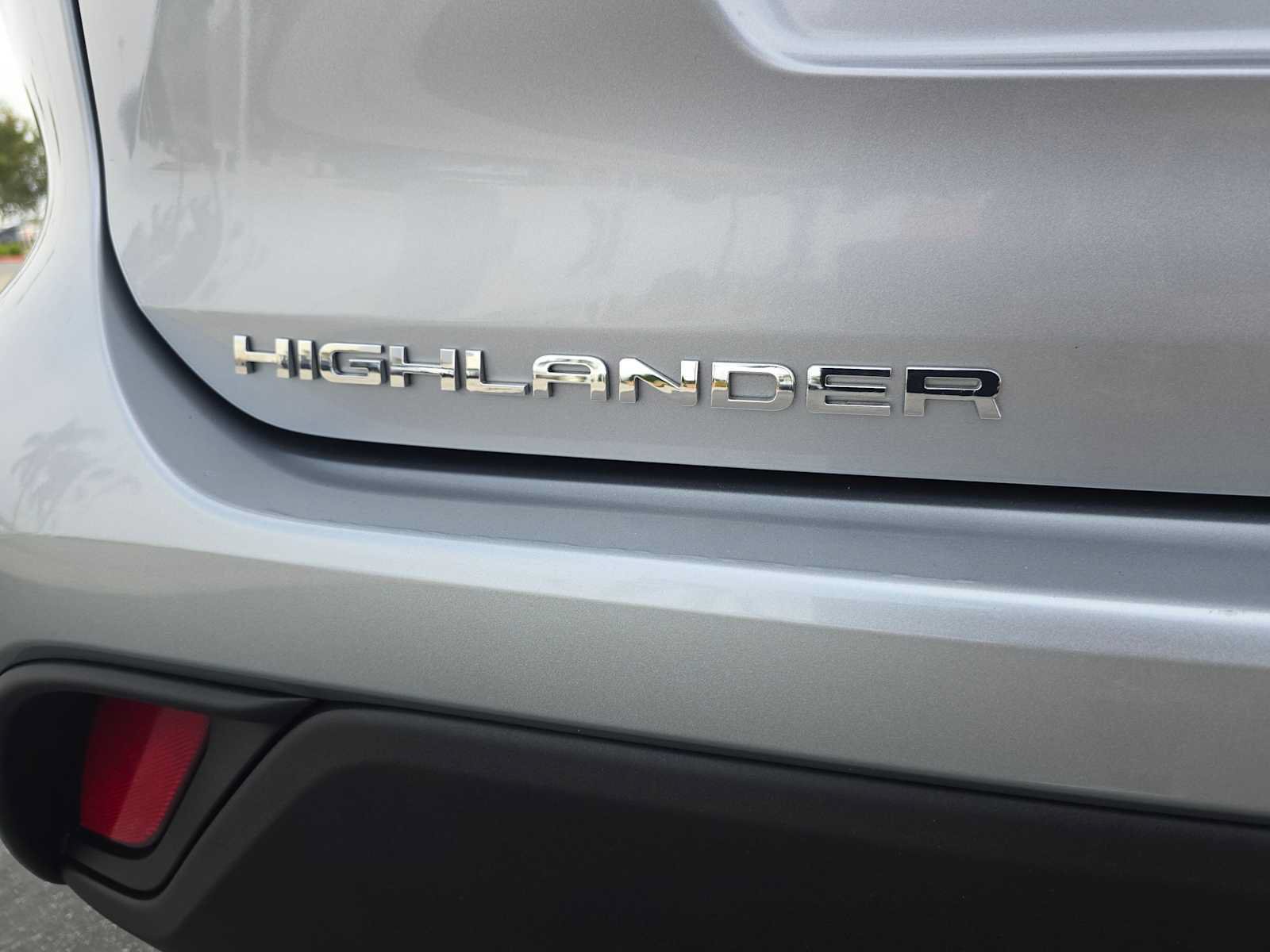 Certified 2025 Toyota Highlander XLE FWD image 14