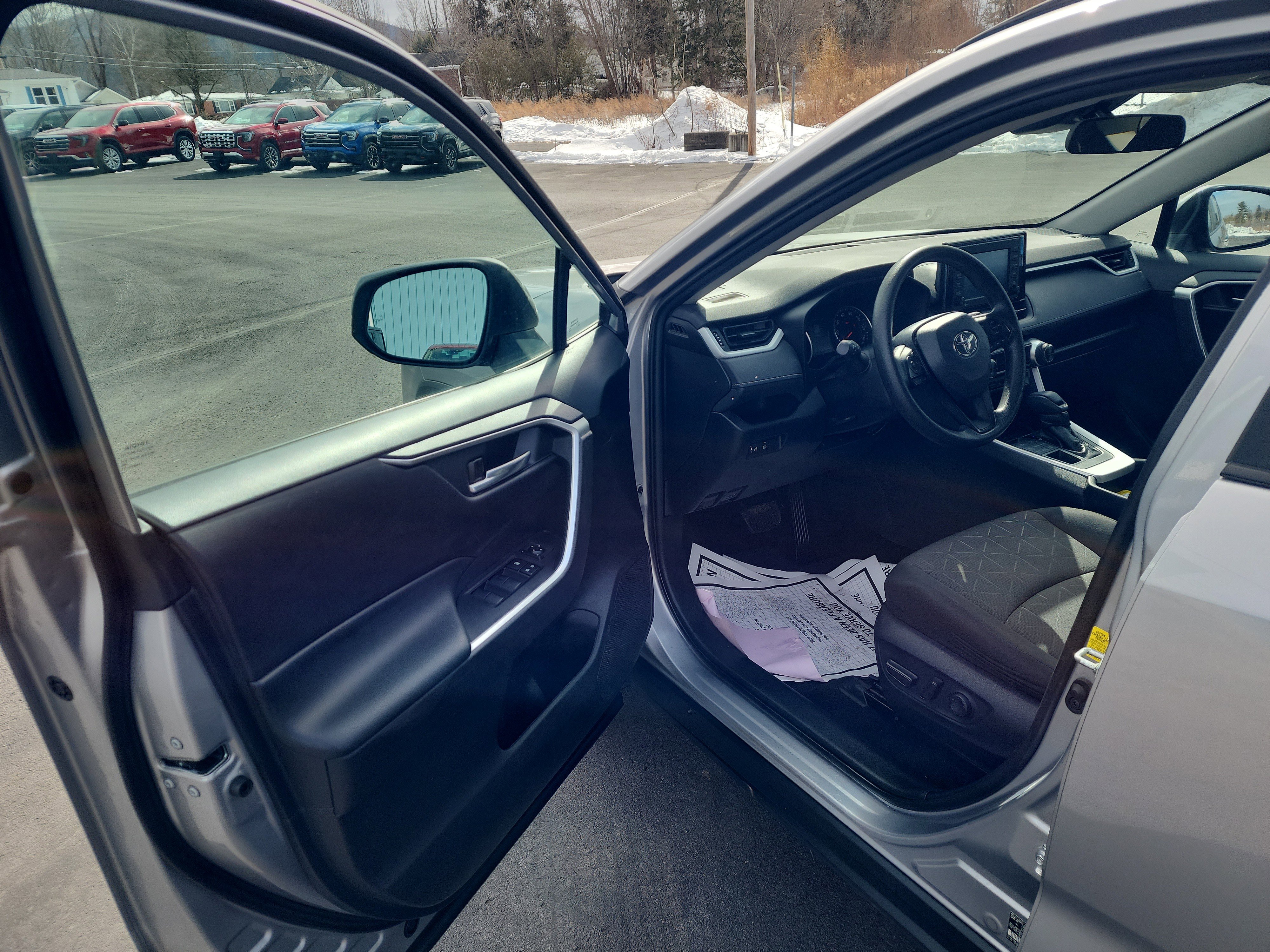 Used 2020 Toyota RAV4 XLE w/ Carpet Mat Package image 10