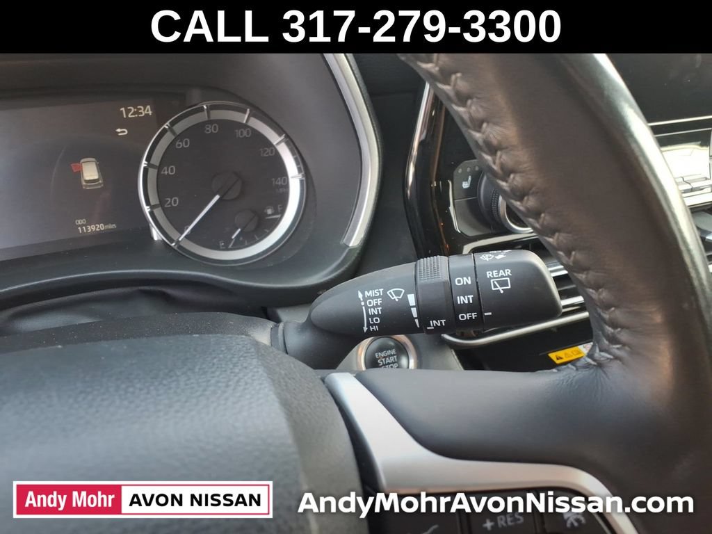 Used 2024 Toyota Highlander XLE AWD/4WD image 24
