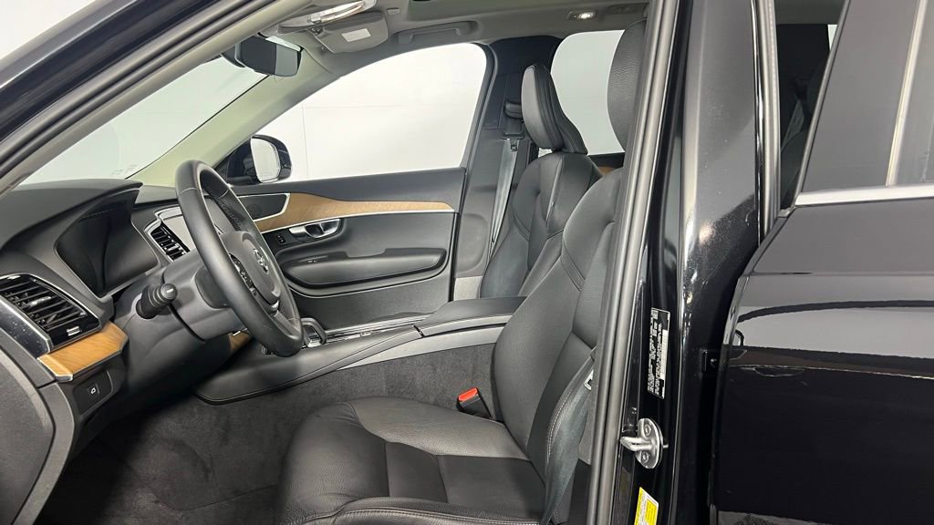 Used 2024 Volvo XC90 B5 Plus image 20
