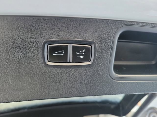 Used 2018 Porsche Macan Turbo AWD/4WD image 32
