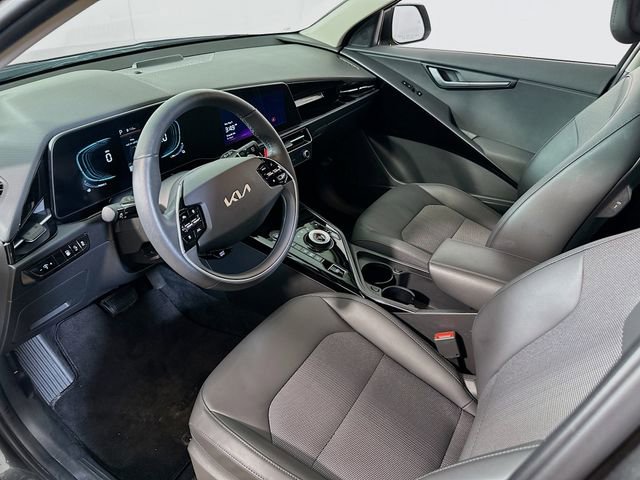 Used 2024 Kia Niro EX w/ EX Cold Weather Package FWD image 11