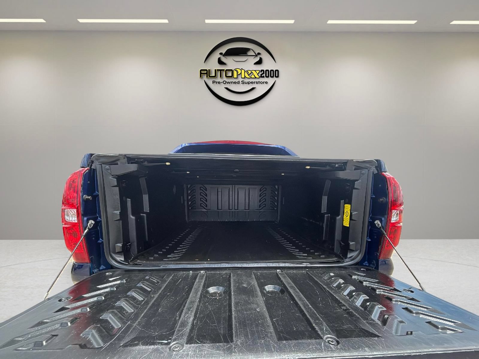 Used 2013 Chevrolet Avalanche LT w/ All-Star Edition AWD/4WD image 18