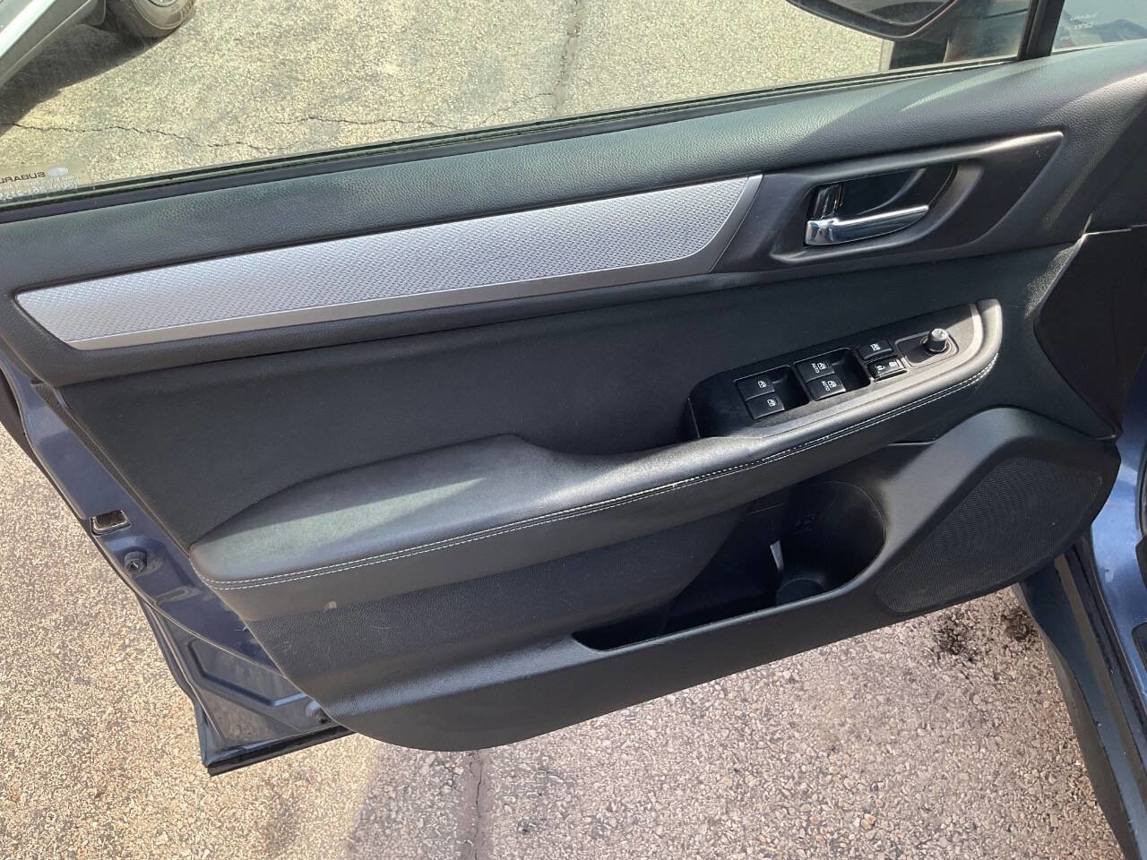 Used 2017 Subaru Outback 2.5i Premium image 24