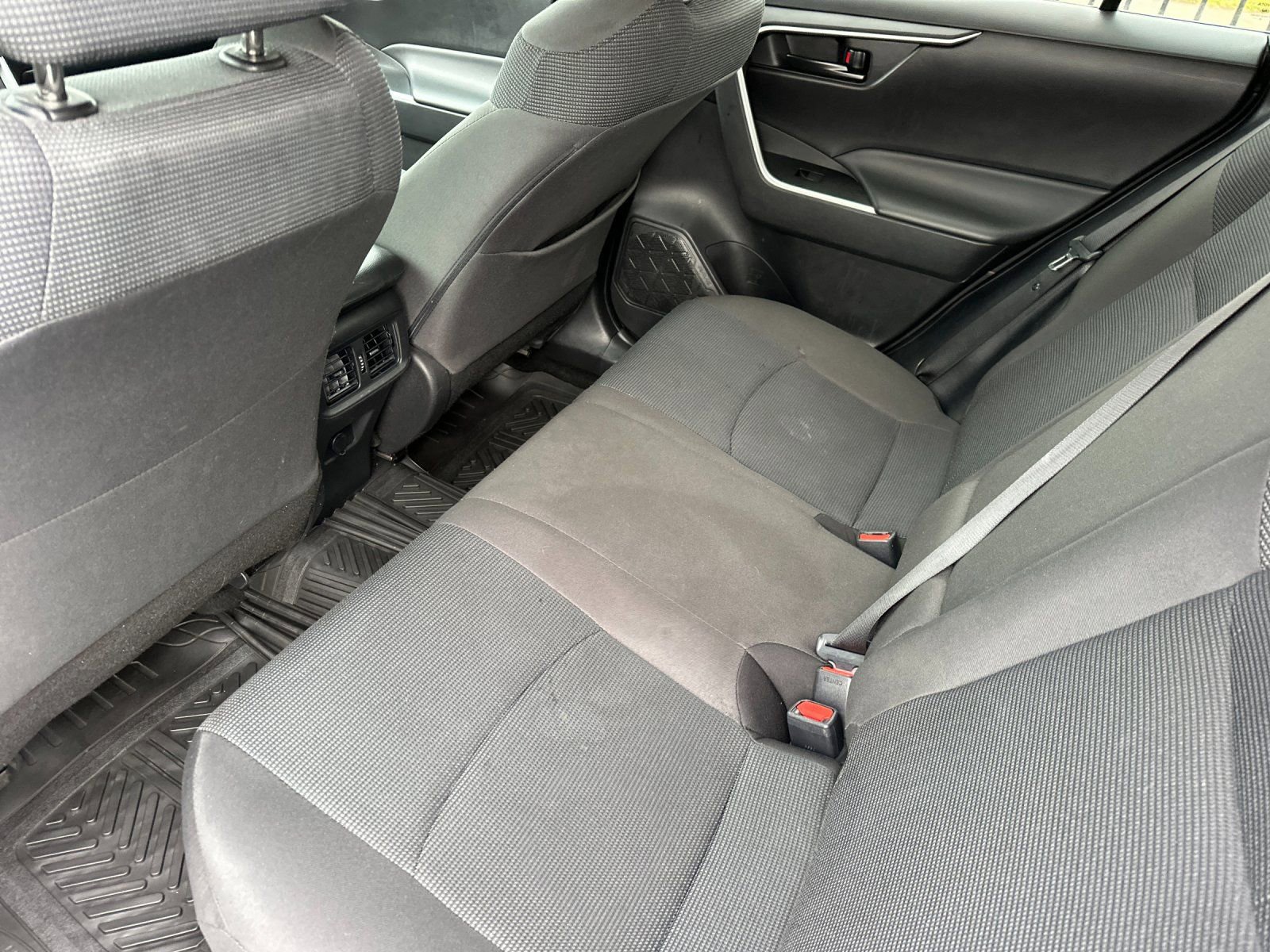 Used 2024 Toyota RAV4 LE image 11