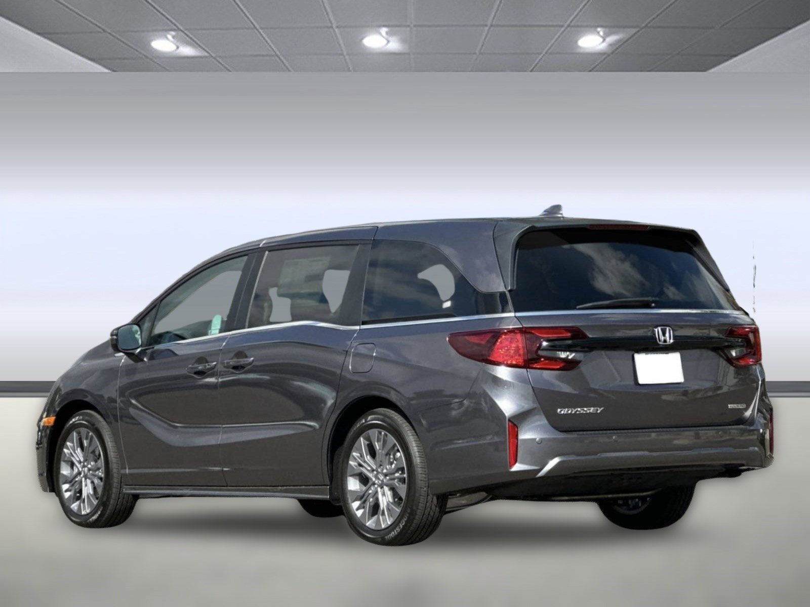 New 2026 Honda Odyssey Touring image 3