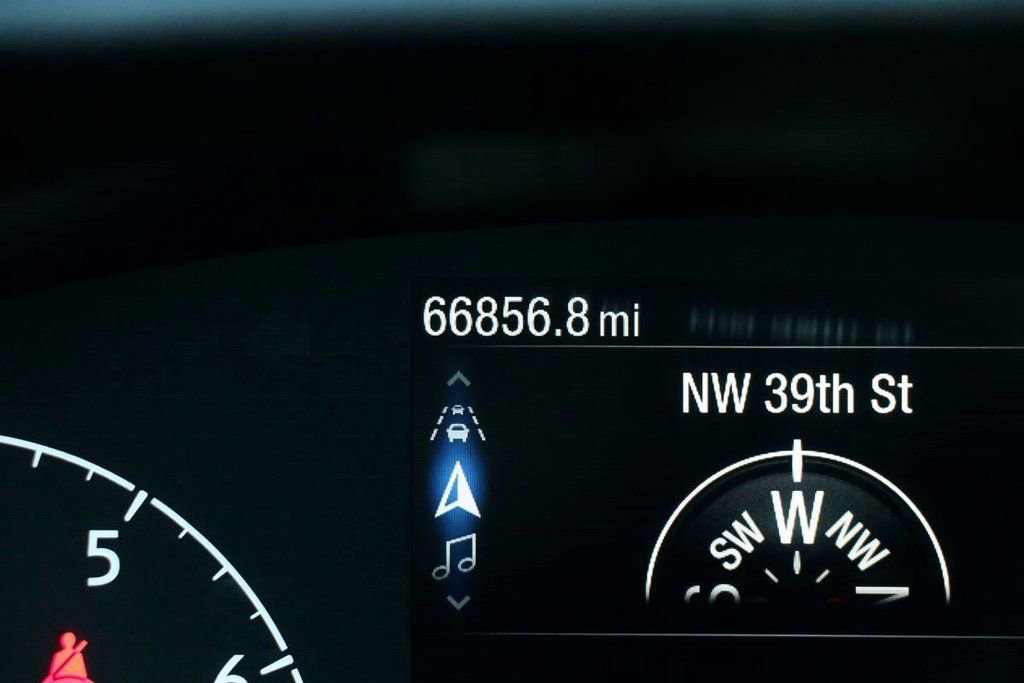 Used 2023 Ford Transit 350 XLT image 10