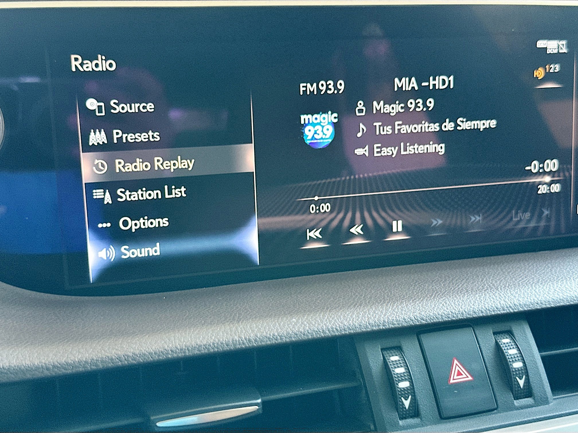 Used 2020 Lexus ES 300h w/ Premium Package FWD image 14