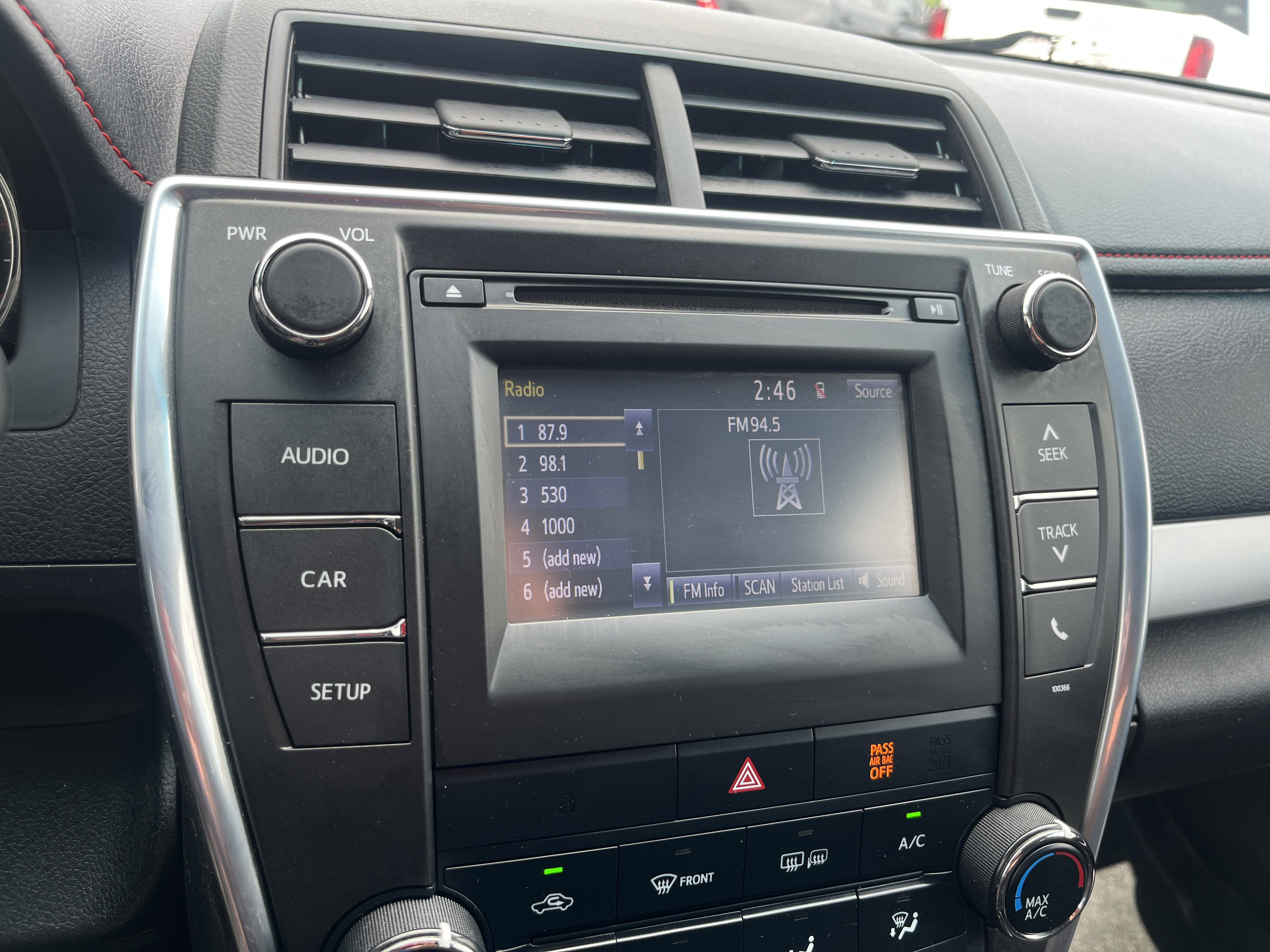 Used 2015 Toyota Camry XLE image 23