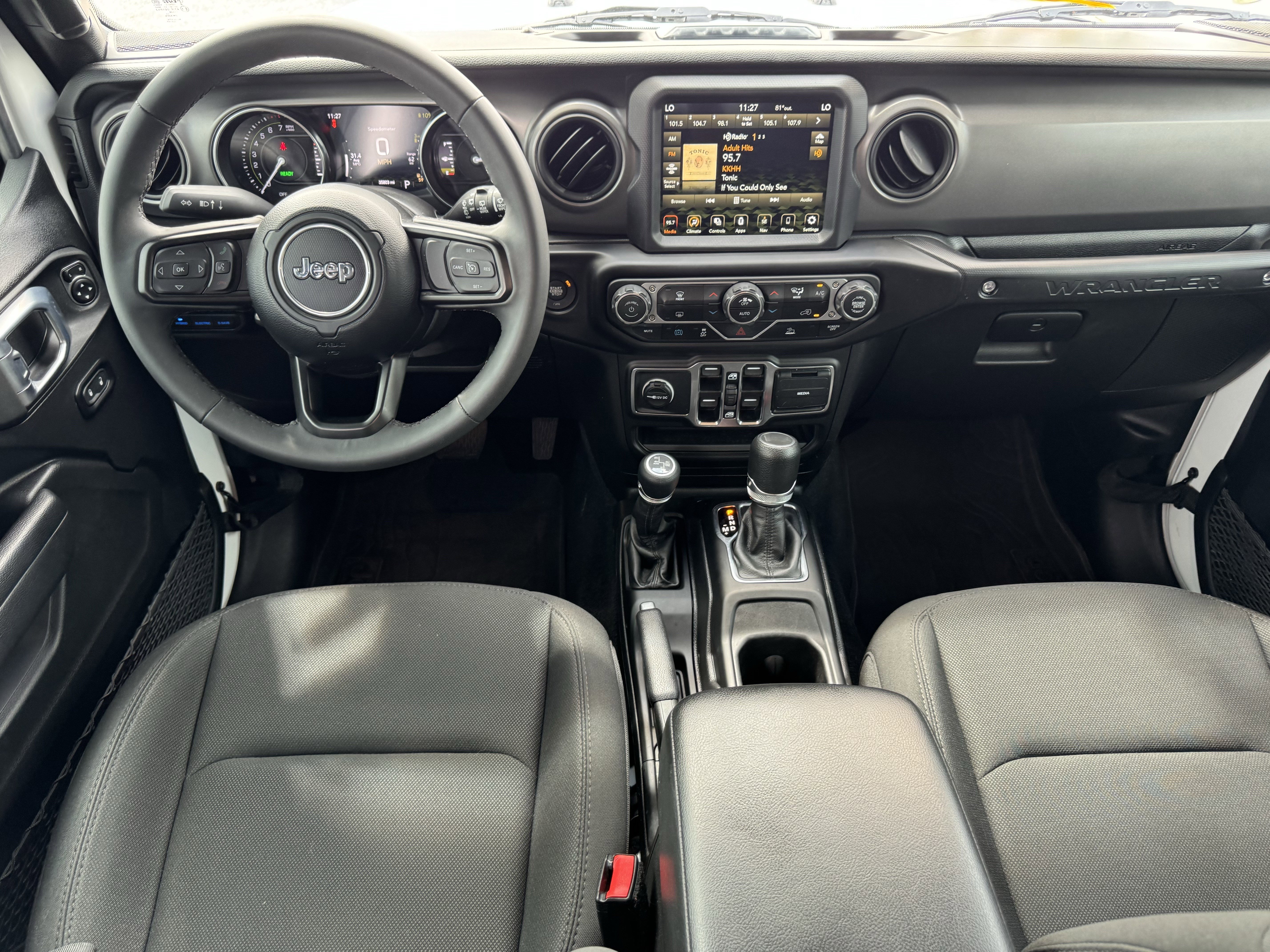 Used 2023 Jeep Wrangler Unlimited w/ Sun & Screen Package image 11